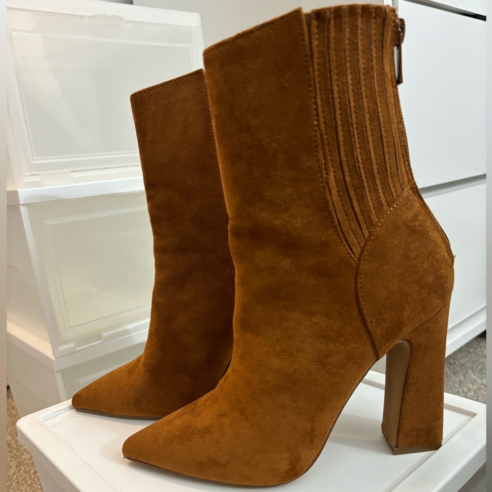 Heeled booties